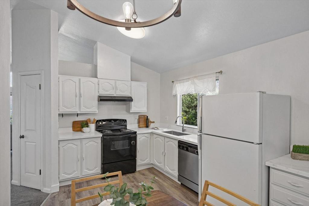 17415 Locust Drive Property Photo 11