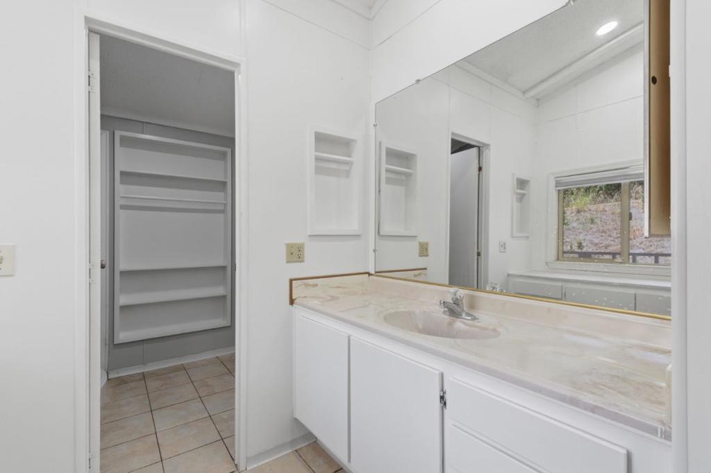 353 Millpond Drive 353 Property Photo 5