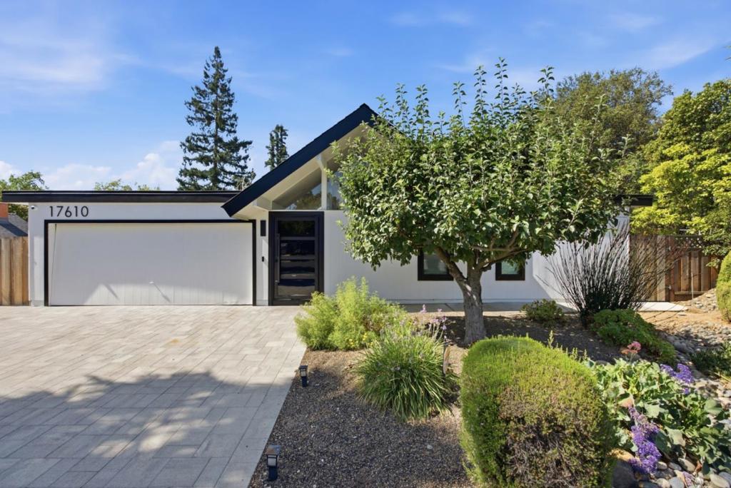 17610 Via Sereno Property Photo 2
