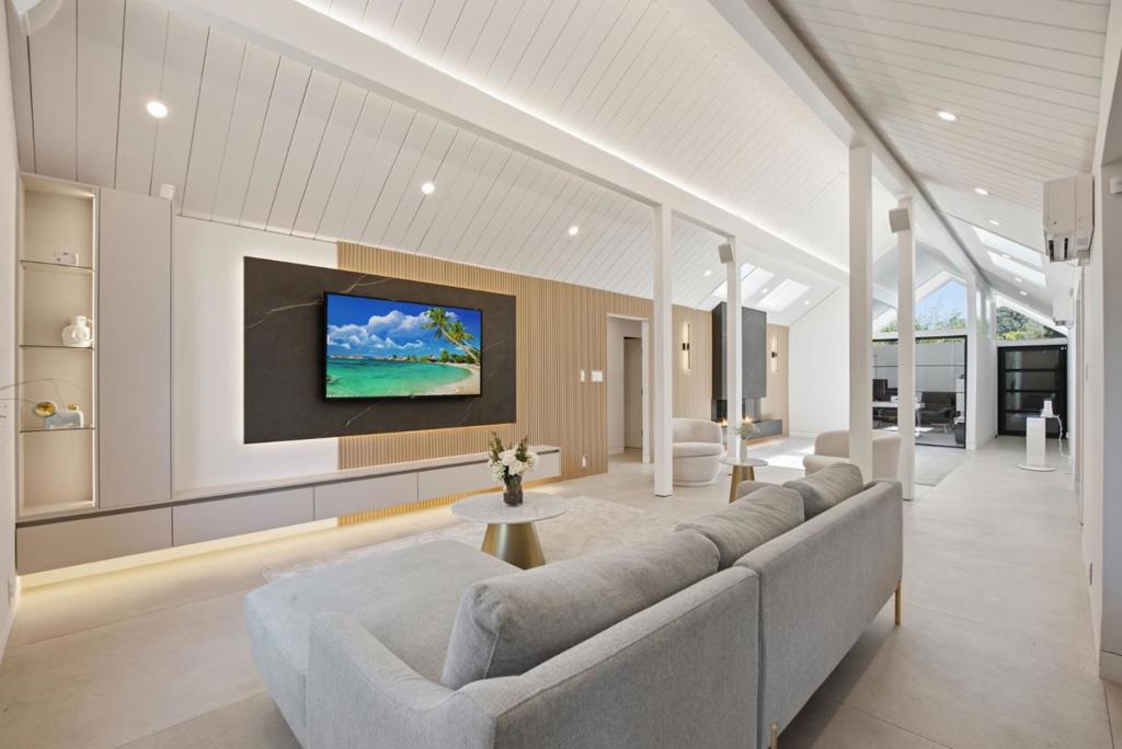 17610 Via Sereno Property Photo 5