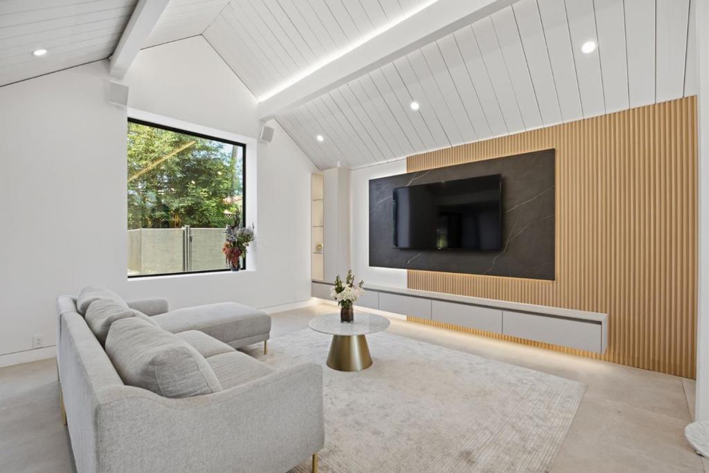 17610 Via Sereno Property Photo 6