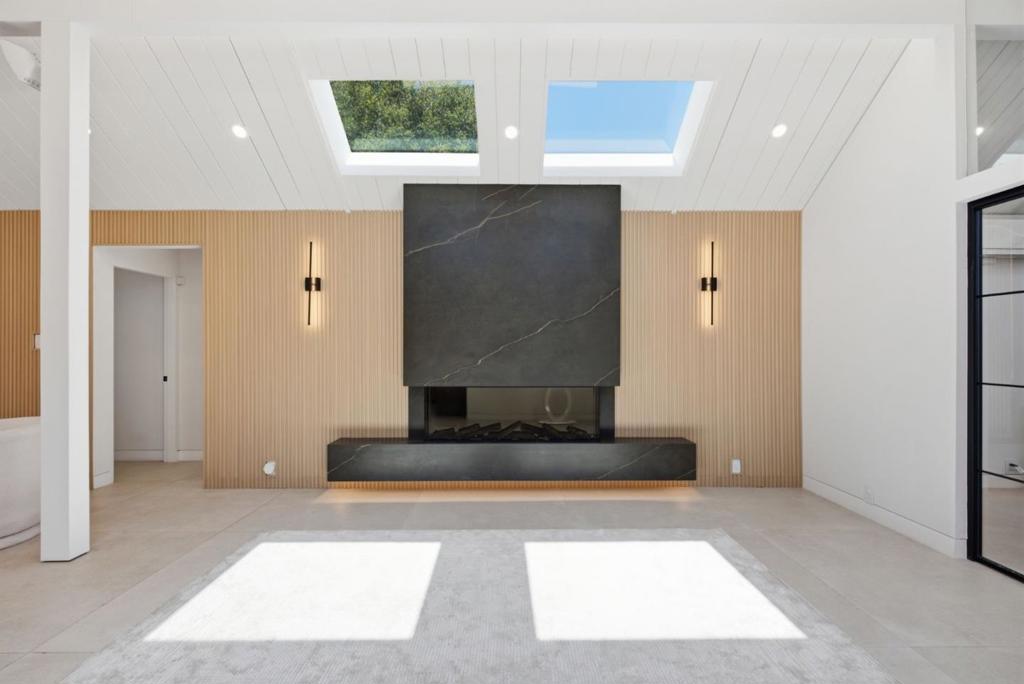 17610 Via Sereno Property Photo 8
