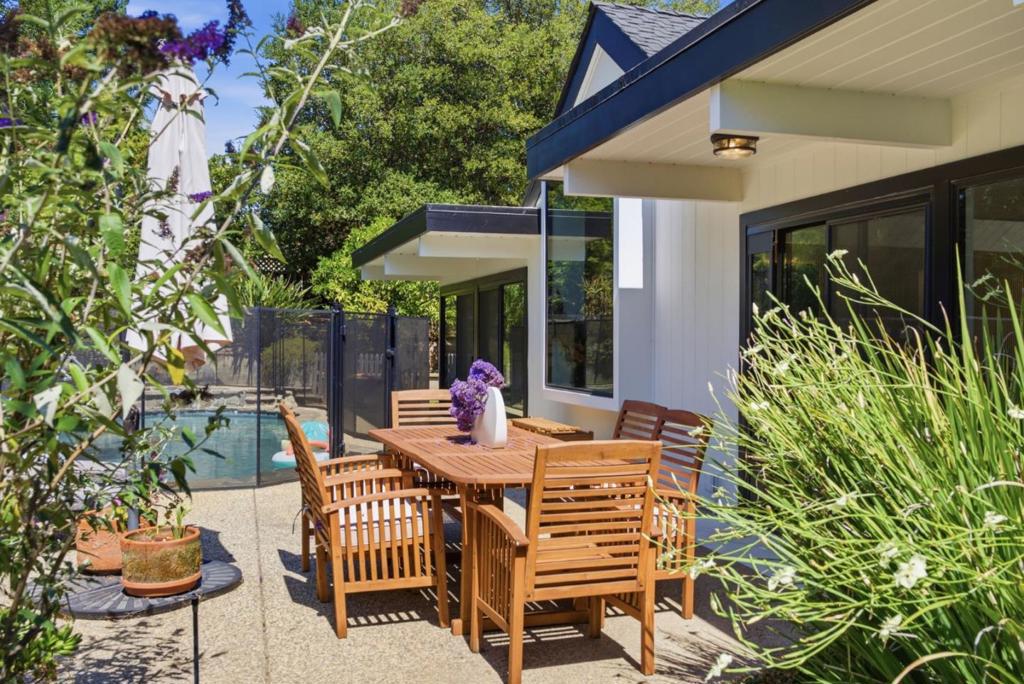 17610 Via Sereno Property Photo 37