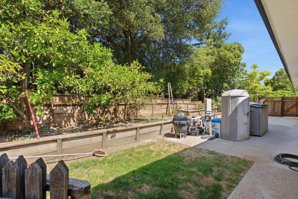 17610 Via Sereno Property Photo 41