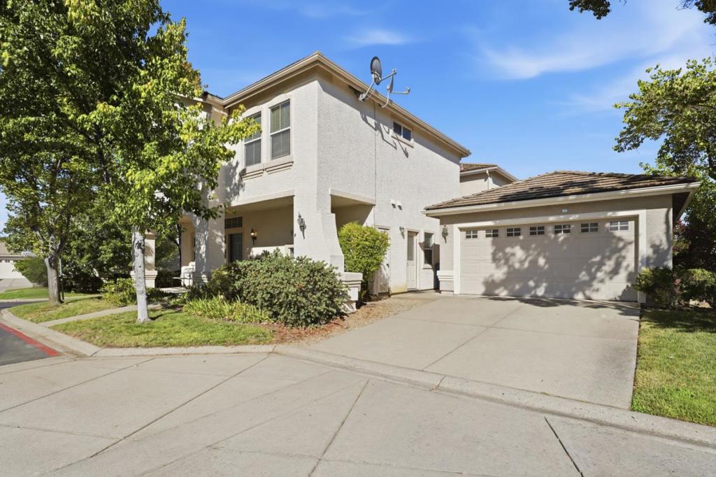 646 Fulstow Court Property Photo 3