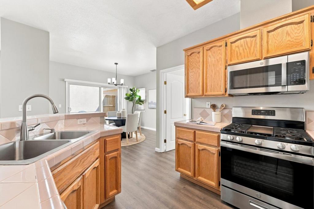 646 Fulstow Court Property Photo 8