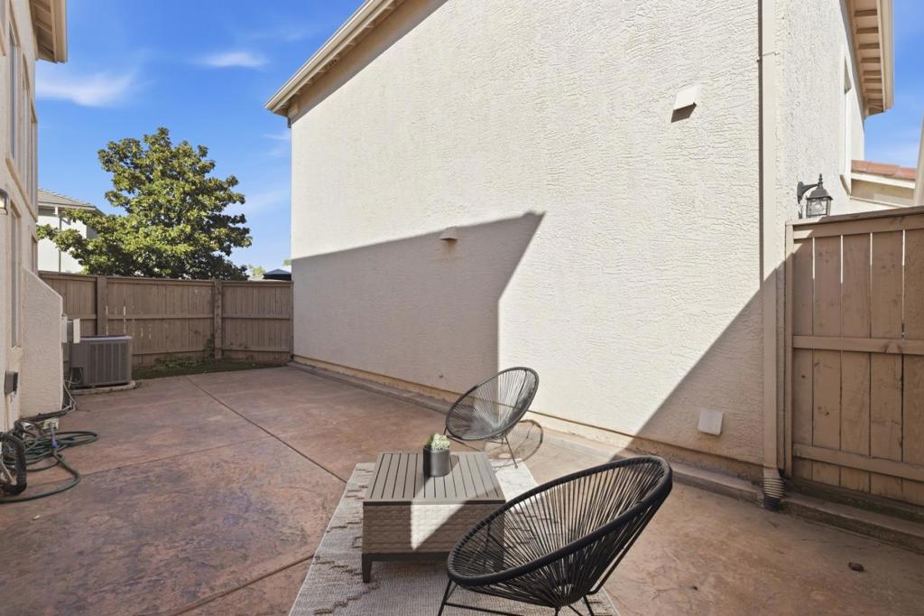 646 Fulstow Court Property Photo 24