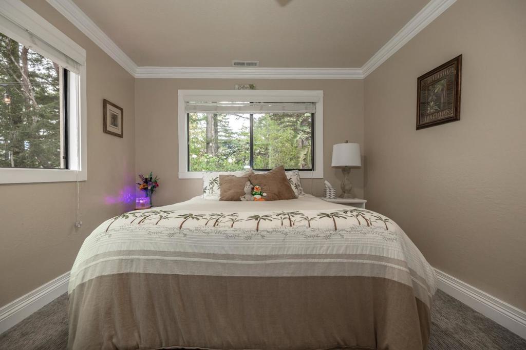 23965 Mountain Charlie Road Property Photo 10