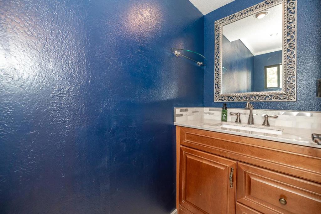 23965 Mountain Charlie Road Property Photo 15