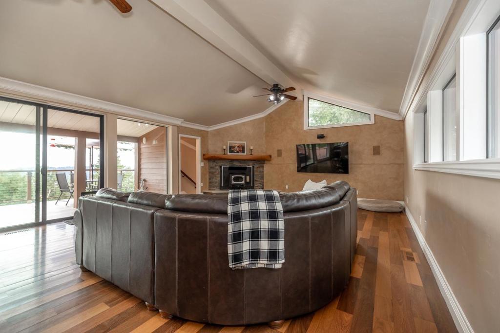 23965 Mountain Charlie Road Property Photo 23