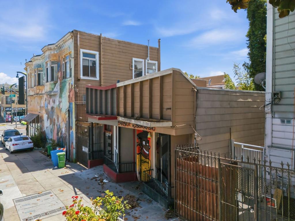 1611 Palou Avenue Property Photo 4