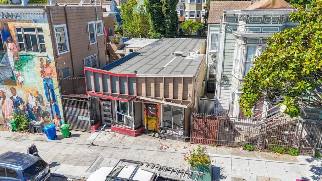 1611 Palou Avenue Property Photo 8