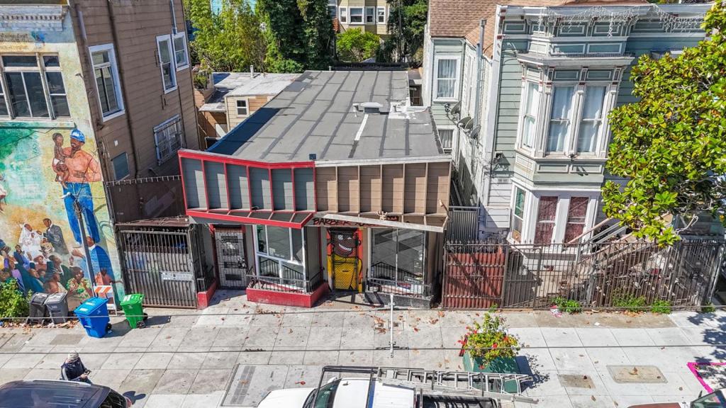 1611 Palou Avenue Property Photo 9