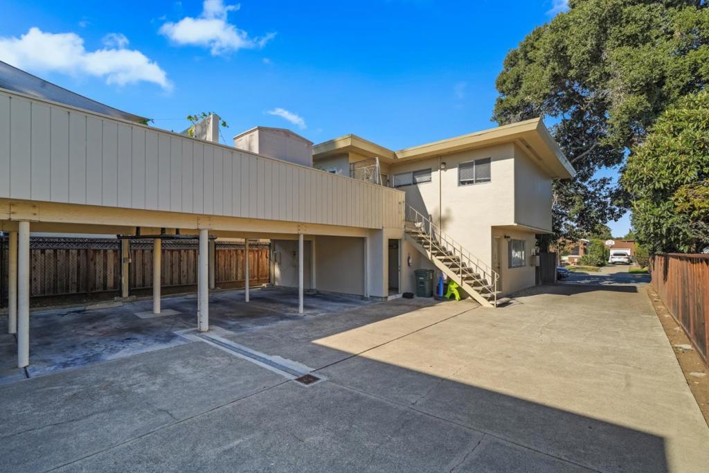 444 Villa Terrace Property Photo 3