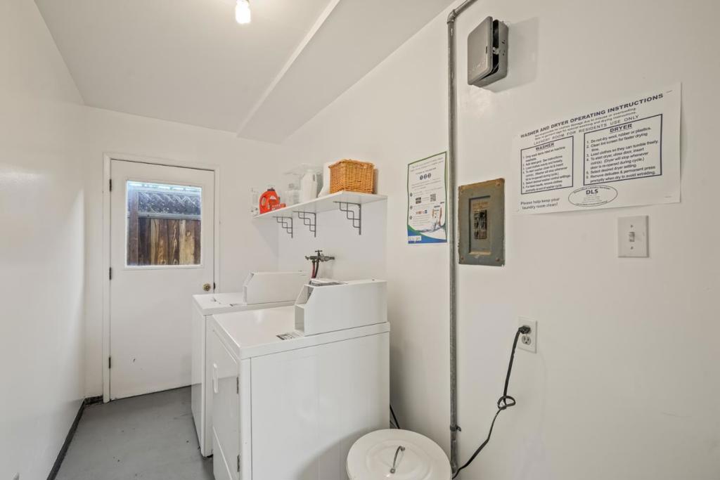 444 Villa Terrace Property Photo 6