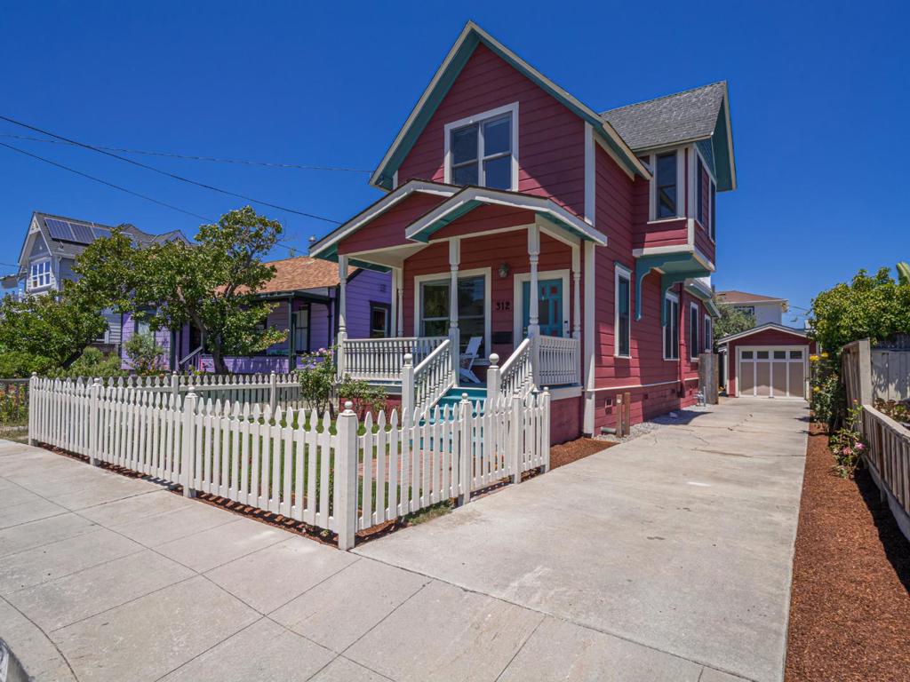 312 Laurent Street Property Photo 2