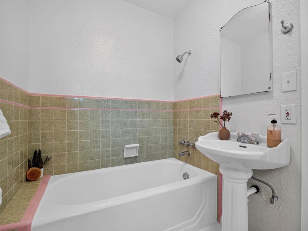 312 Laurent Street Property Photo 17