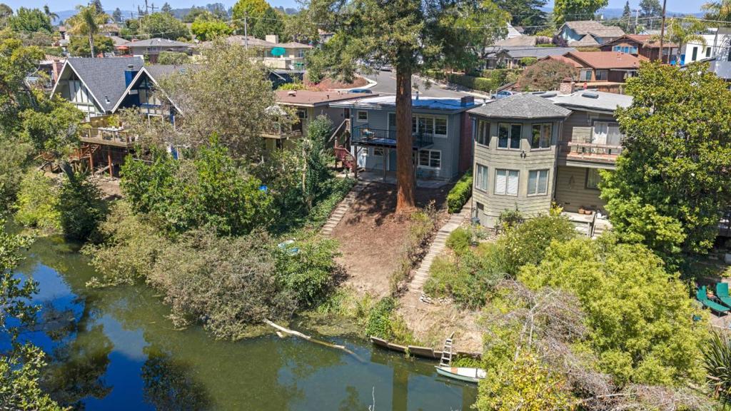 525 Riverview Drive Property Photo 1