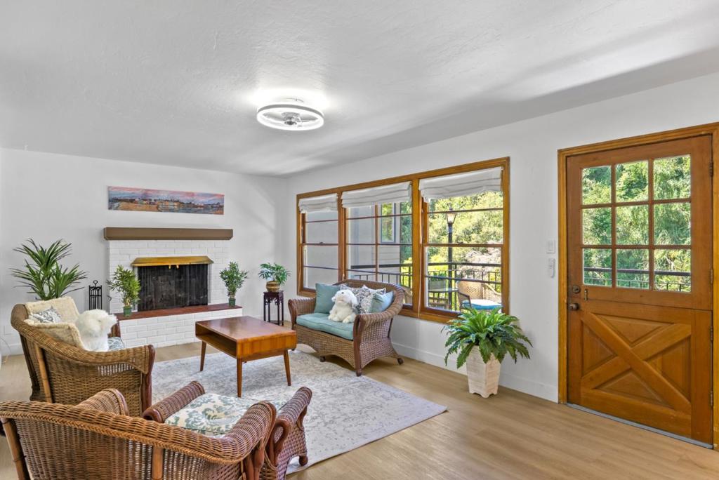 525 Riverview Drive Property Photo 4