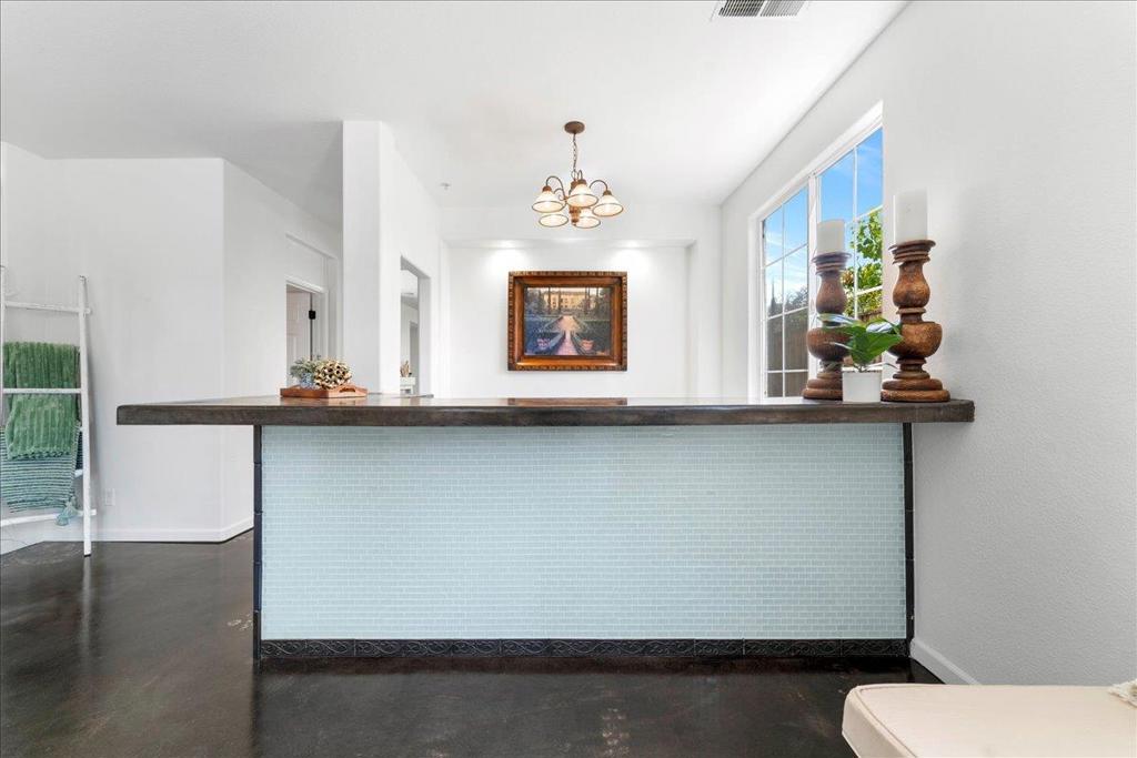 21 La Jolla Street Property Photo 8