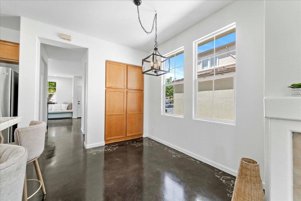 21 La Jolla Street Property Photo 12