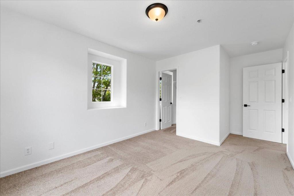 21 La Jolla Street Property Photo 24