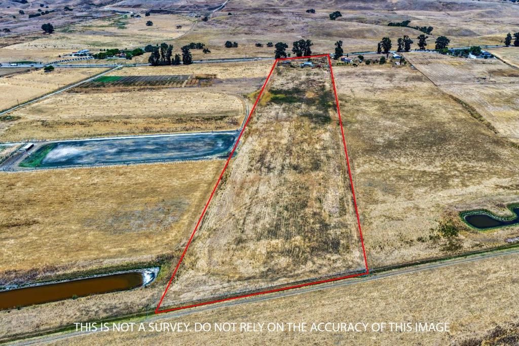 4688 Pacheco Pass Highway Property Photo 2