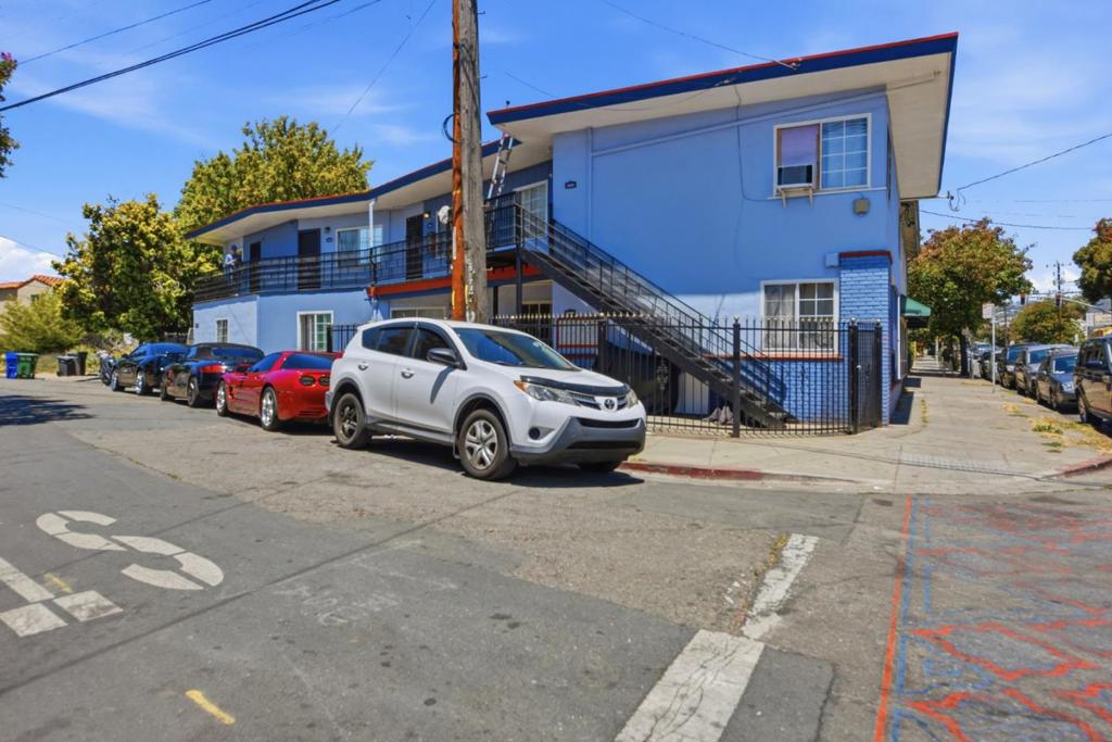 3050 Davis Street Property Photo 4