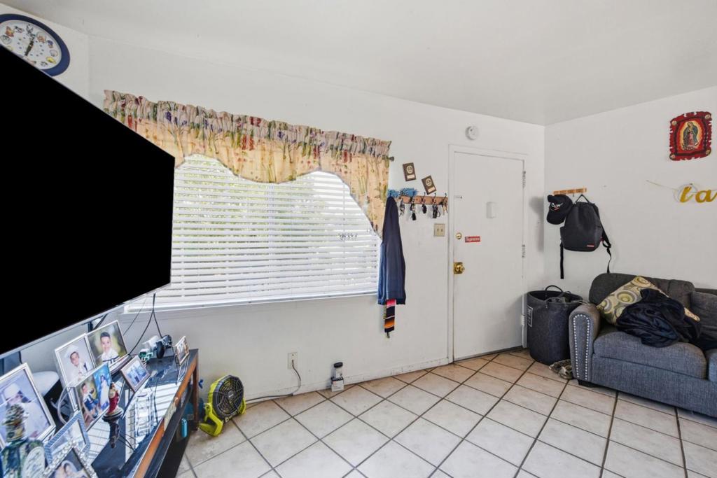 3050 Davis Street Property Photo 14