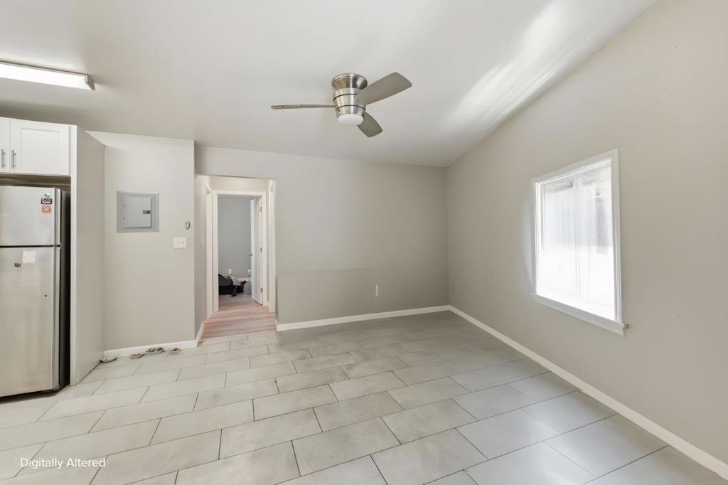 3050 Davis Street Property Photo 17