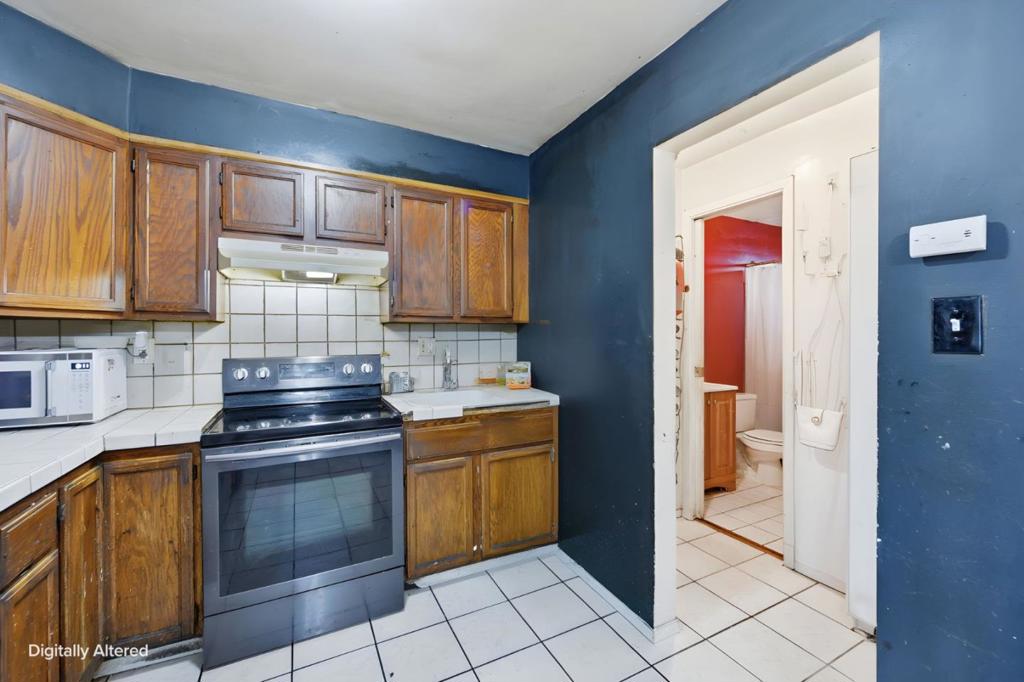 3050 Davis Street Property Photo 20