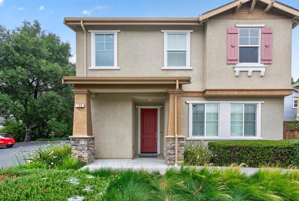 100 Castle Ridge Way Property Photo 1