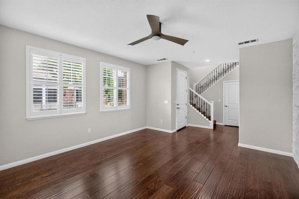 100 Castle Ridge Way Property Photo 4