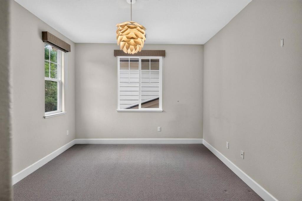 100 Castle Ridge Way Property Photo 12