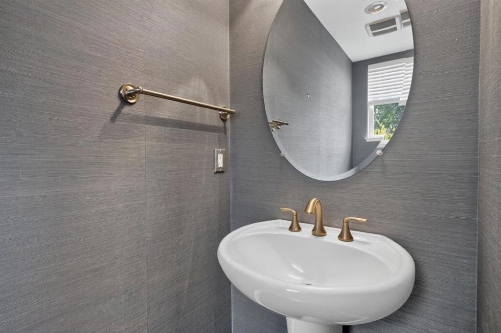 100 Castle Ridge Way Property Photo 19