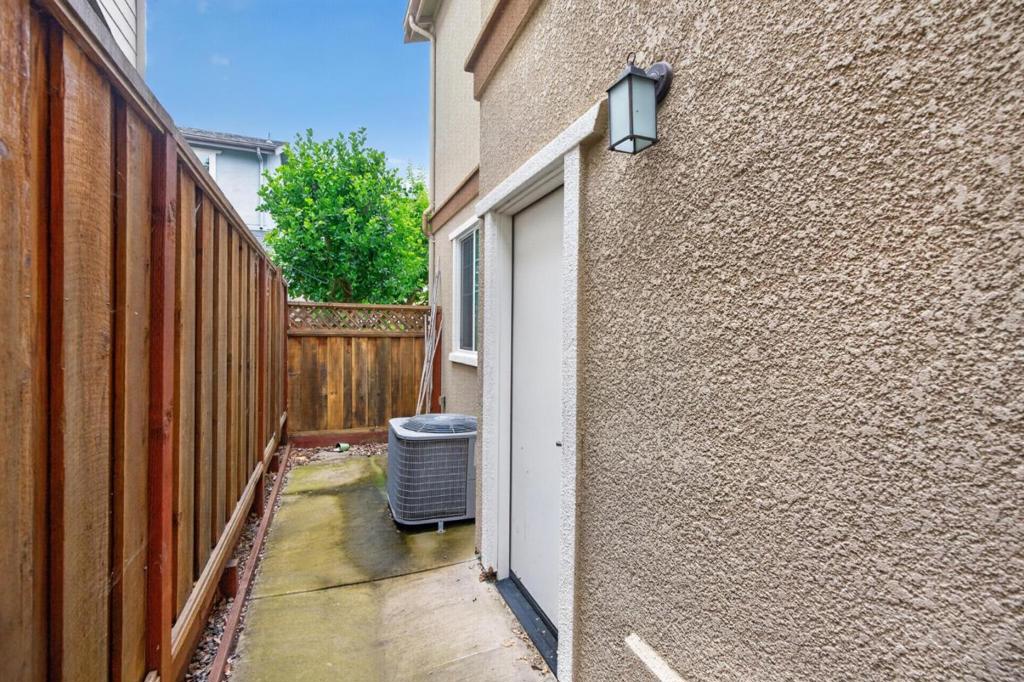 100 Castle Ridge Way Property Photo 28