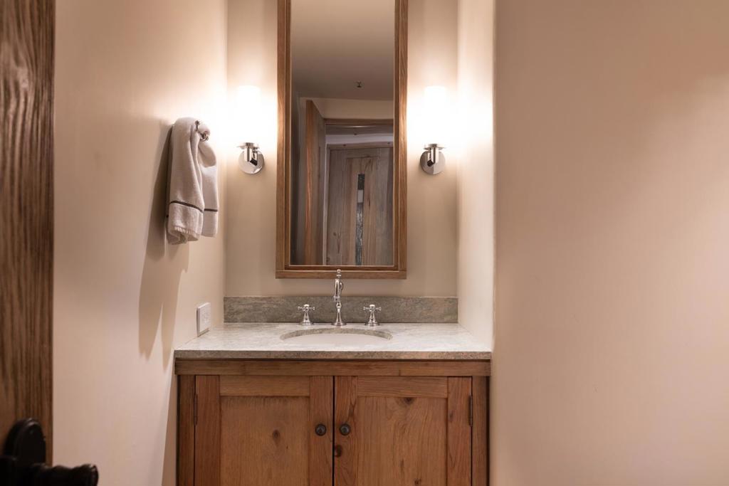 26264 Valley View Avenue Property Photo 17