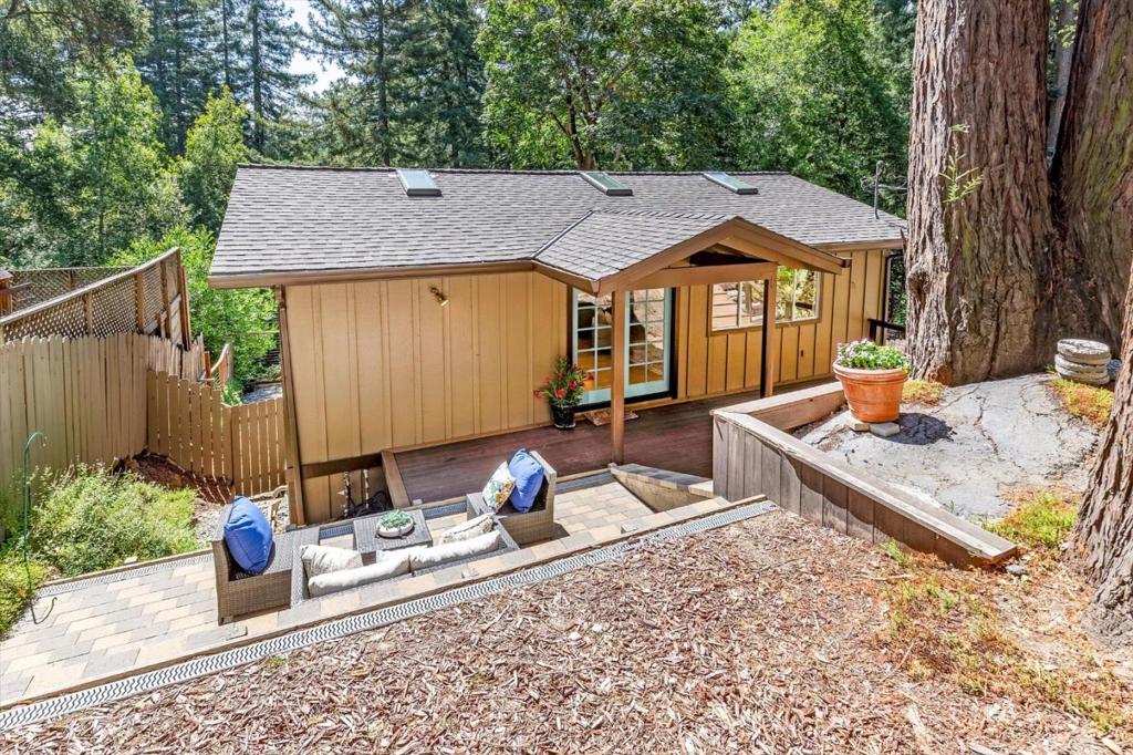 21590 Madrone Drive Property Photo 2