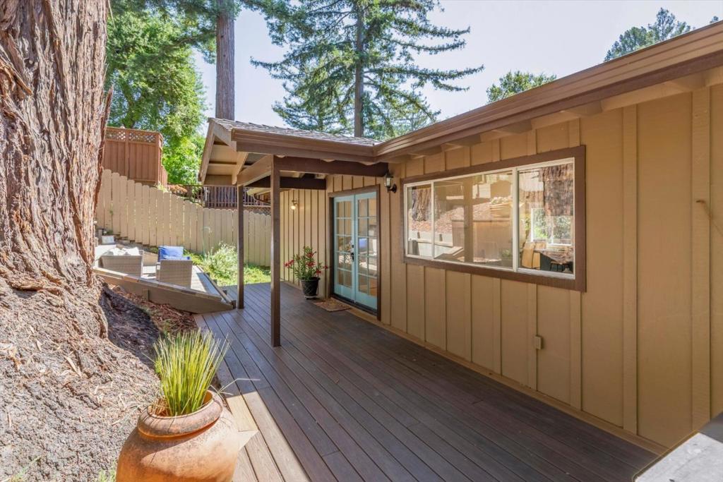 21590 Madrone Drive Property Photo 3