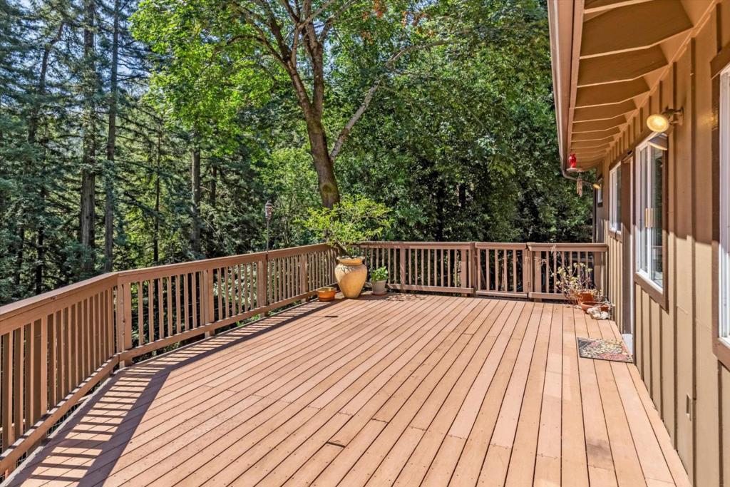 21590 Madrone Drive Property Photo 22