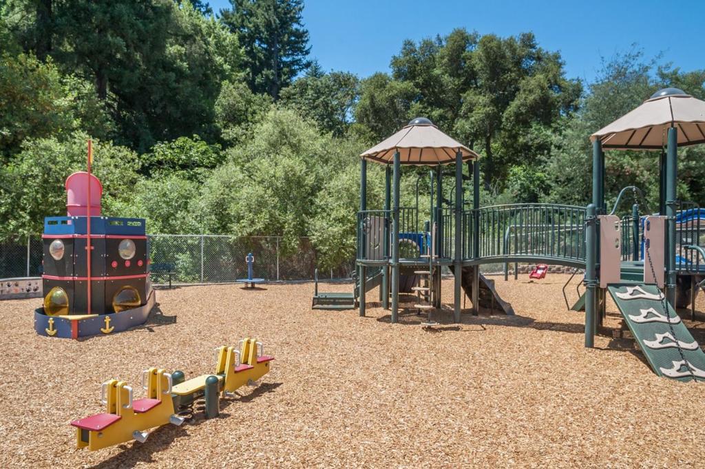 21590 Madrone Drive Property Photo 30