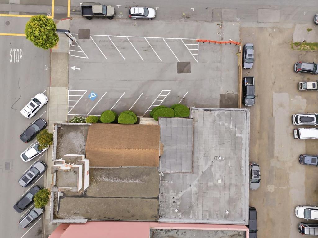 645 Kelly Street Property Photo 33