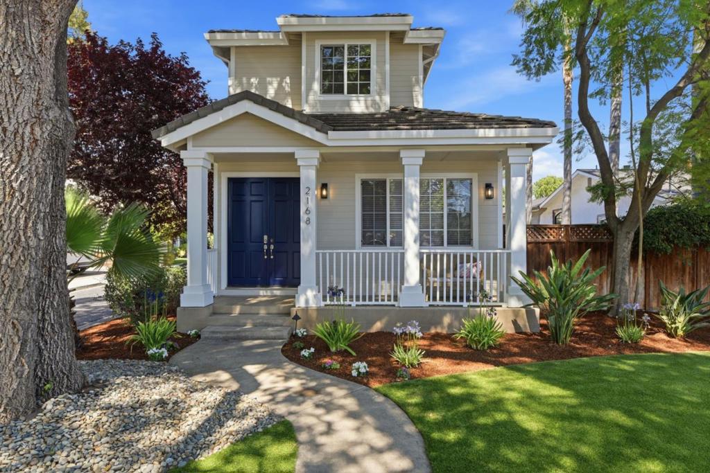 2168 Coastland Avenue Property Photo 2