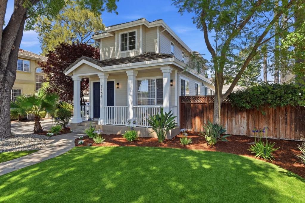 2168 Coastland Avenue Property Photo 3