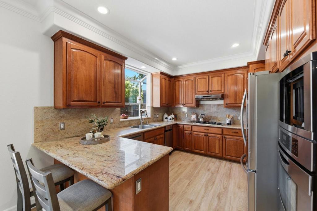 2168 Coastland Avenue Property Photo 11