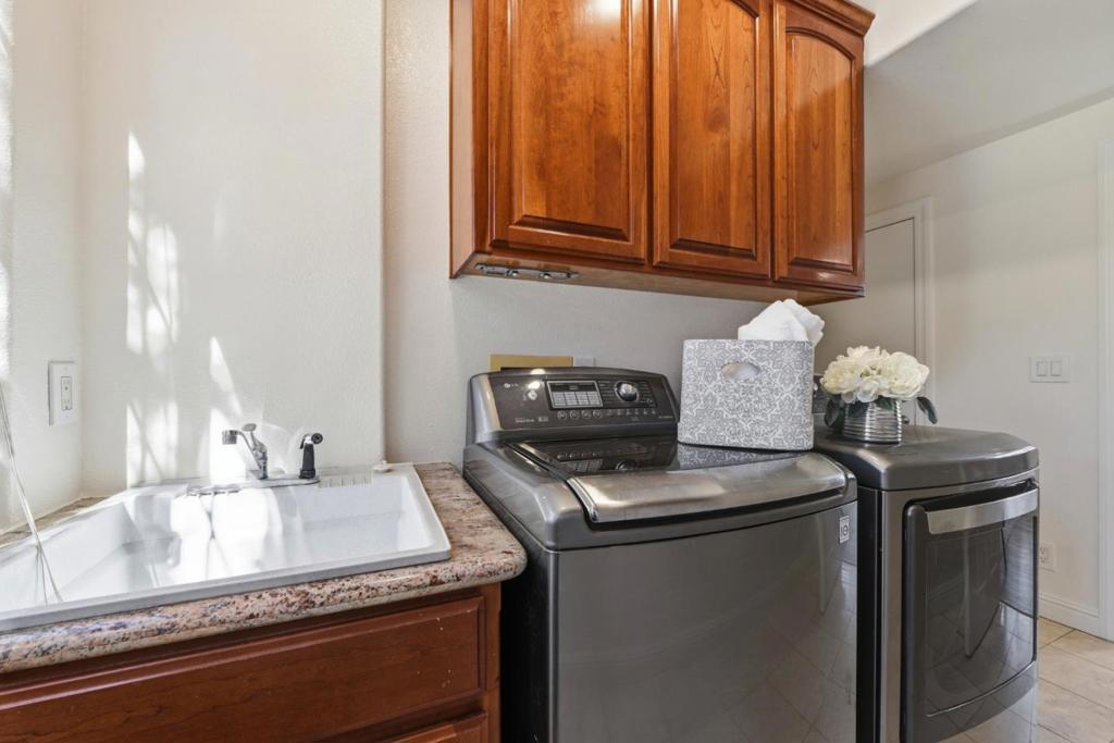 2168 Coastland Avenue Property Photo 35