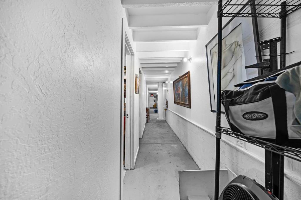 1 W Richmond Avenue Property Photo 8