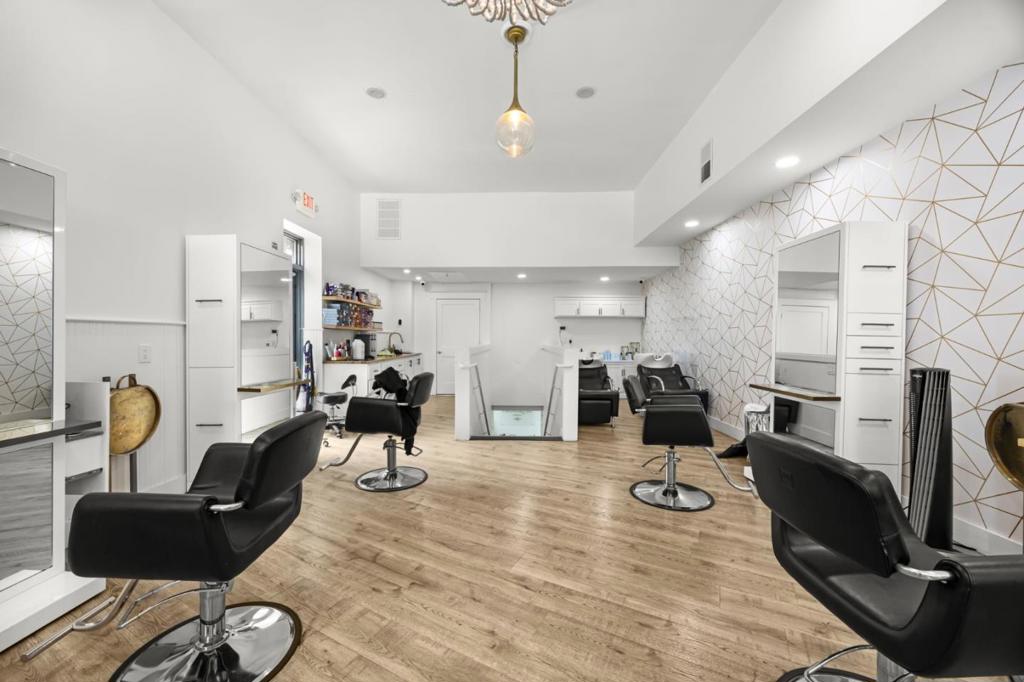 1 W Richmond Avenue Property Photo 15