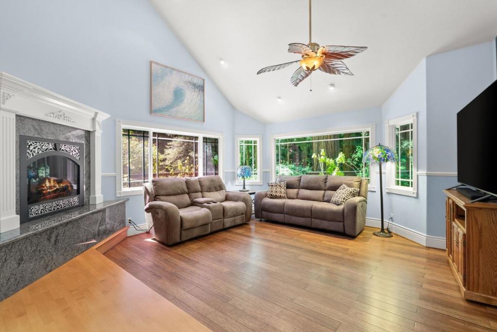 7034 Scotts Valley Drive Property Photo 11