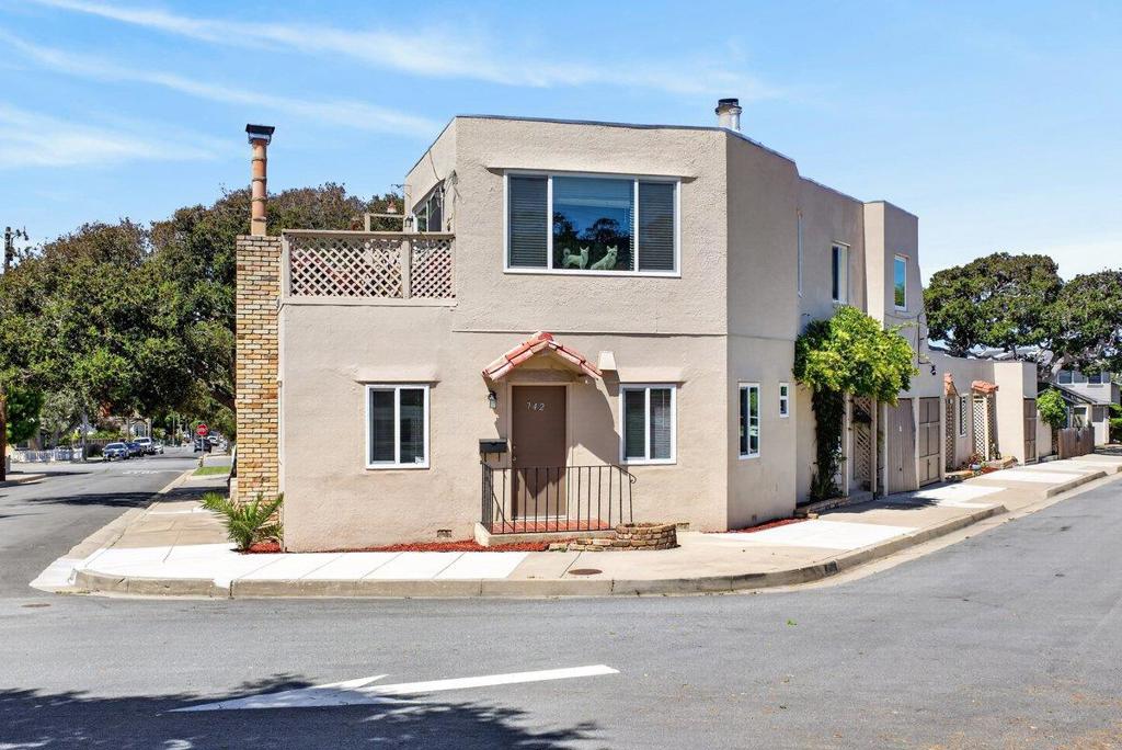 721 9th Street Property Photo 1